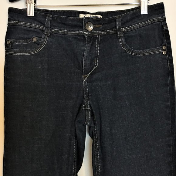 L.E.I. "Sophia Hiphugger Flair" Jeans  |  Size 3 - Picture 3 of 14